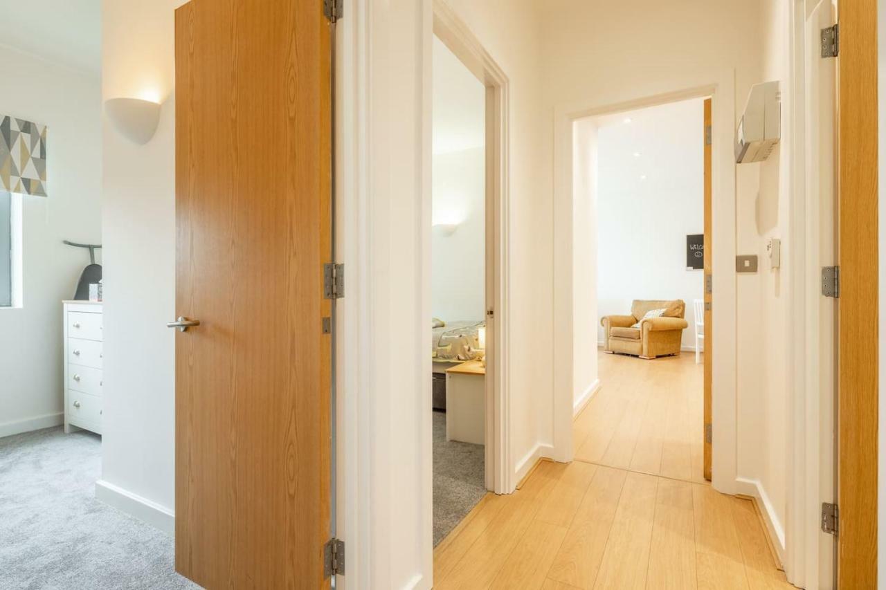 Central Bedford: two bedrooms, breakfast basket Buitenkant foto